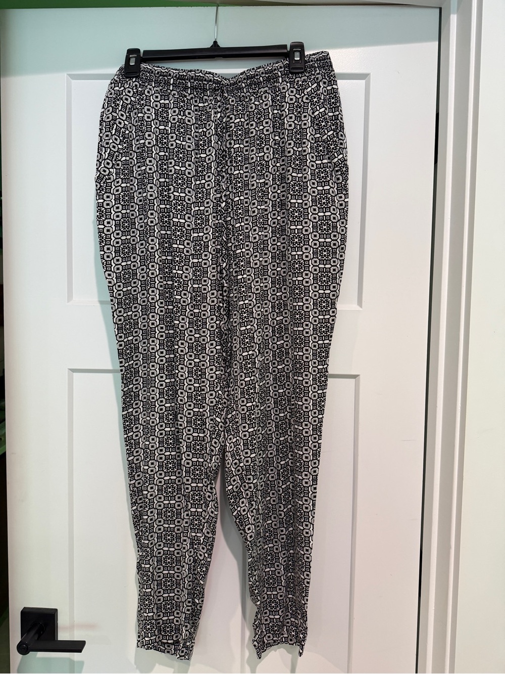 LAUNDRY Black & White Geometric Print Women's Pants-Size M